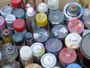 Scopri di più sull'articolo Dove buttare vernici e solventi